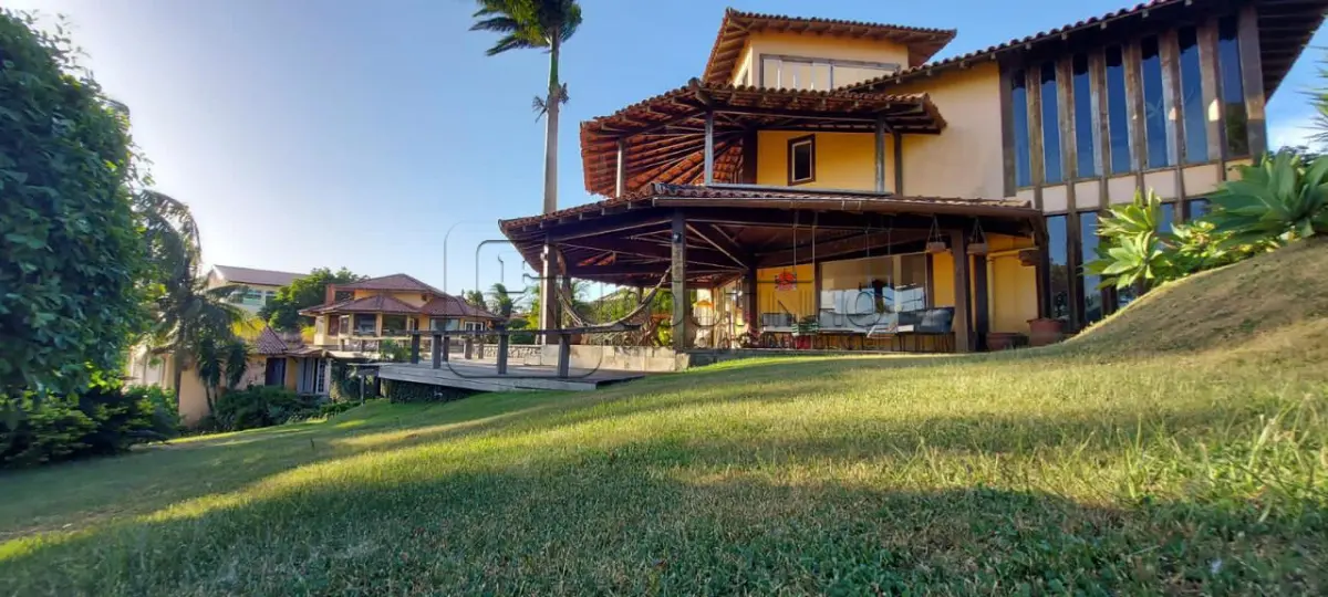Casa Imperial em São Pedro da Aldeia/RJ. AT:2000m² AC:650m² . DESOCUPADA. Aceita Financiamento.