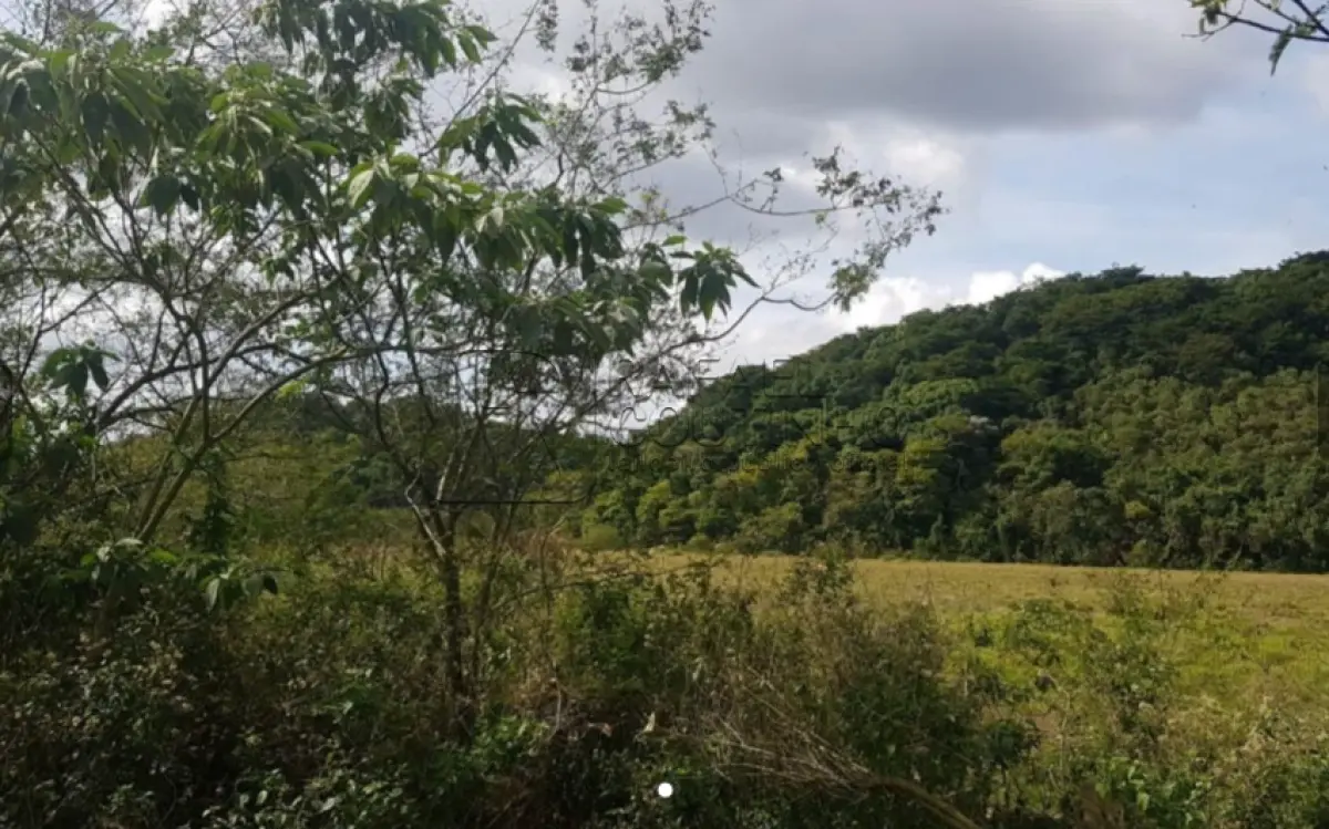 Terreno 2.220m² - Loteamento "Mansões do Parquequer", Bairro da Prata, Teresópolis/RJ. Terreno e Respectivas Construções. Pague em até 60 vezes.