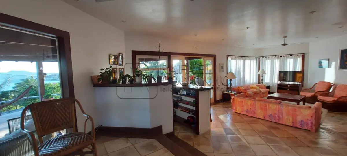Casa Imperial em São Pedro da Aldeia/RJ. AT:2000m² AC:650m² . DESOCUPADA. Aceita Financiamento.