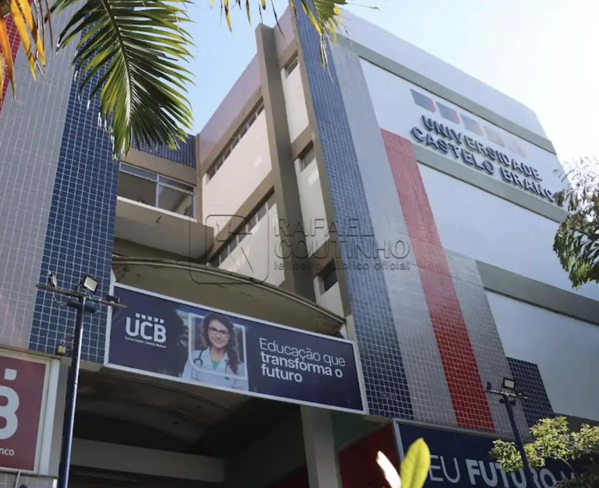 LOTE ÚNICO - Área aprox. 5.300m², onde funciona a Univ. Castelo Branco em Realengo/RJ. Terreno e Respectivas Construções. Pague em até 60 vezes.