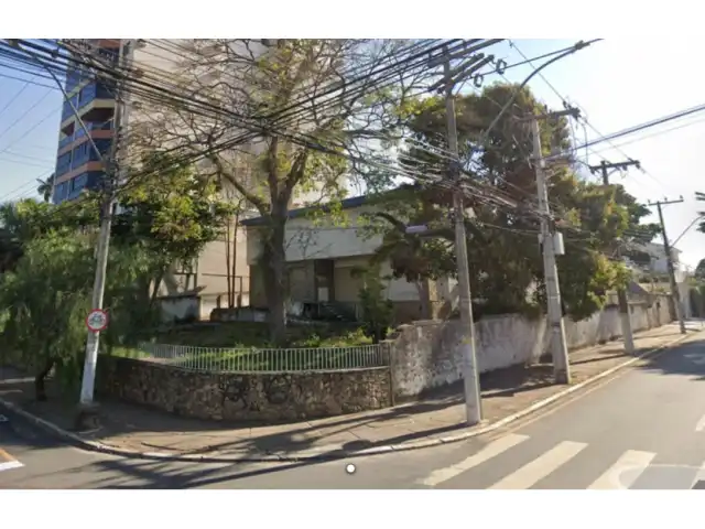 Prédio de esquina - Área Total 1.126m² - Centro de Campos dos Goytacazes/RJ. Terreno e Respectivas Construções. Pague em até 60 vezes.