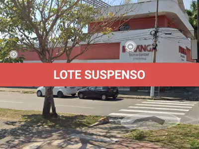 LOTE ÚNICO - Loja Grande com três salas e três banheiros. Loja desocupada. Campos Dos Goytacazes/RJ. Pague em até 30 vezes.