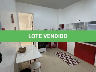 LOTE ÚNICO - Apartamento 145m2 em Copacabana/RJ. Condomínio aceita Airbnb. Imóvel DESOCUPADO. Aceita Financiamento.