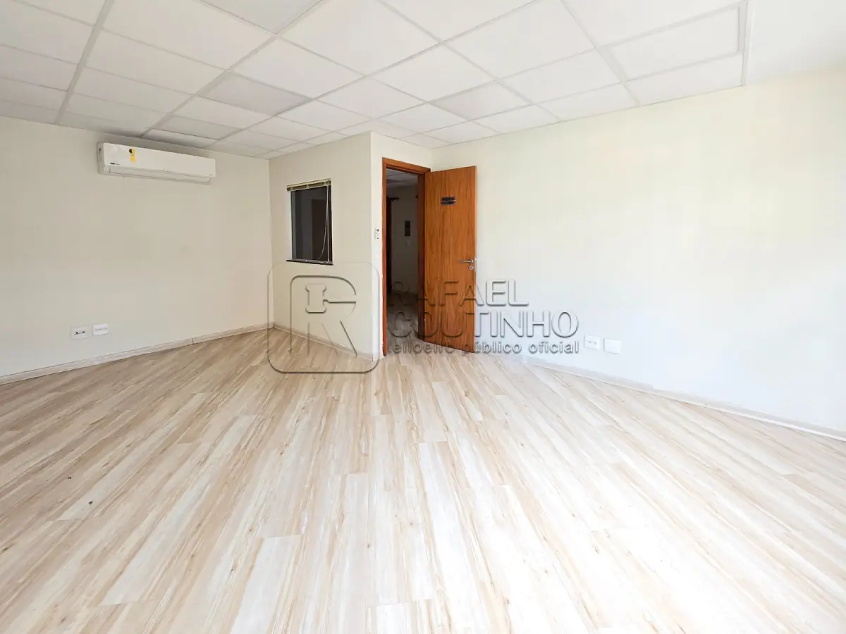 LOTE ÚNICO - Imóvel comercial localizado à Rua Sete de Setembro 124, 3º andar, Centro, Rio de Janeiro,RJ. Aceita Financiamento. DESOCUPADO.
