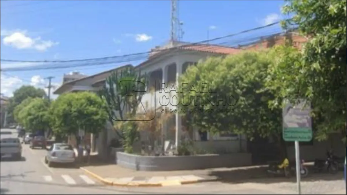 LOTE ÚNICO - Casa Duplex com 300m² de terreno - Santo Antônio de Pádua/RJ. Terreno e Respectivas Construções. Pague em até 60 vezes.