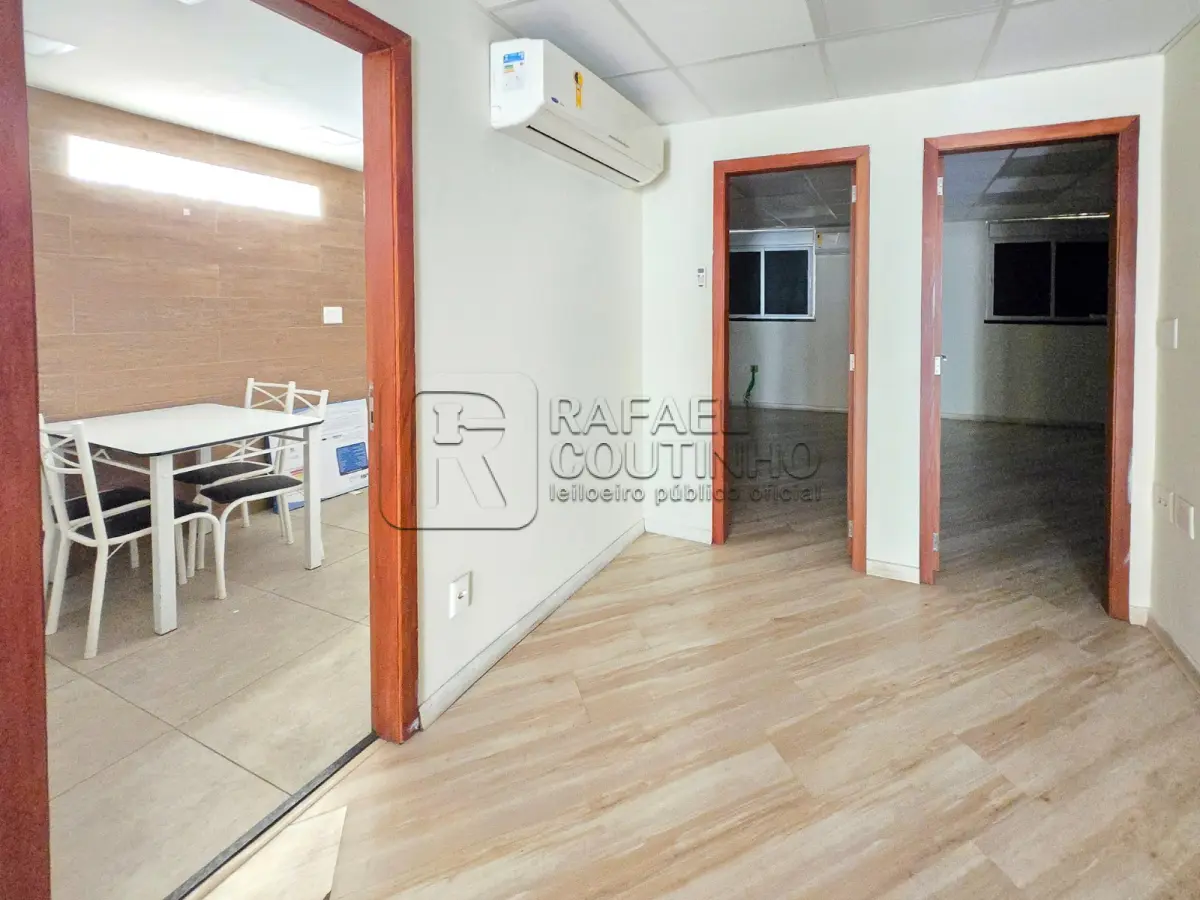 LOTE ÚNICO - Imóvel comercial localizado à Rua Sete de Setembro 124, 3º andar, Centro, Rio de Janeiro,RJ. Aceita Financiamento. DESOCUPADO.