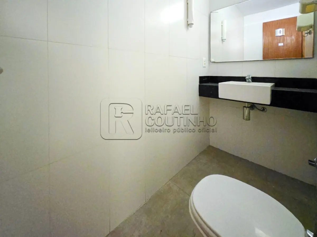 LOTE ÚNICO - Imóvel comercial localizado à Rua Sete de Setembro 124, 3º andar, Centro, Rio de Janeiro,RJ. Aceita Financiamento. DESOCUPADO.