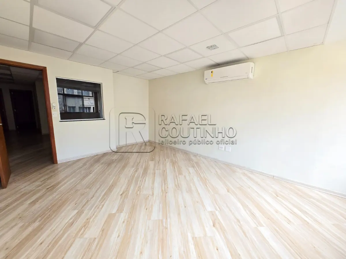 LOTE ÚNICO - Imóvel comercial localizado à Rua Sete de Setembro 124, 3º andar, Centro, Rio de Janeiro,RJ. Aceita Financiamento. DESOCUPADO.