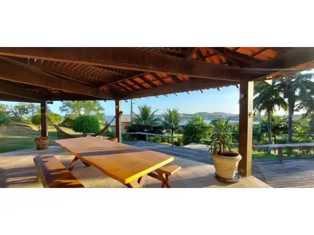 Casa Imperial em São Pedro da Aldeia/RJ. AT:2000m² AC:650m² . DESOCUPADA. Aceita Financiamento.