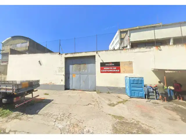 Área 6.890 m² - Vigário Geral/RJ - Terreno e respectivas construções. Pague em até 60 vezes.