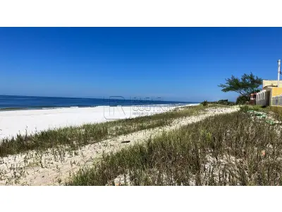 LOTE 001 - DIREITOS E AÇÕES SOBRE A POSSE do imóvel residencial localizado no Prédio residencial no 50 da Rua Costa do Sal, em Figueira, 1º Distrito de Arraial do Cabo/RJ.