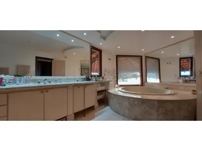 LOTE ÚNICO - Casa Imperial em São Pedro da Aldeia/RJ. AT:2000m² AC:650m² . DESOCUPADA. Aceita Financiamento.