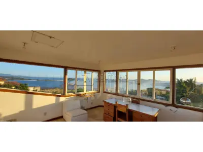 LOTE ÚNICO - Casa Imperial em São Pedro da Aldeia/RJ. AT:2000m² AC:650m² . DESOCUPADA. Aceita Financiamento.