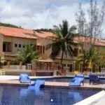 APARTAMENTO NO ED. APART HOTEL MARINAS DO CANAL - CABO FRIO/RJ. PAGUE EM ATÉ 60 VEZES.