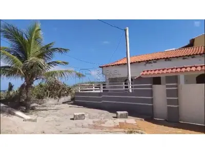 LOTE 001 - DIREITOS E AÇÕES SOBRE A POSSE do imóvel residencial localizado no Prédio residencial no 50 da Rua Costa do Sal, em Figueira, 1º Distrito de Arraial do Cabo/RJ.