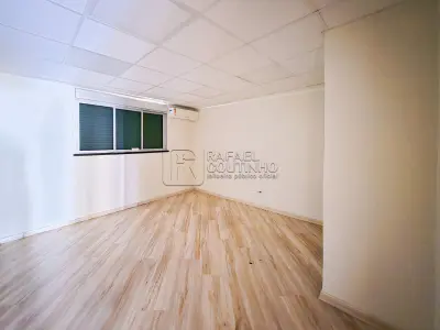 LOTE ÚNICO - Imóvel comercial localizado à Rua Sete de Setembro 124, 3º andar, Centro, Rio de Janeiro,RJ. Aceita Financiamento.