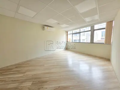 LOTE ÚNICO - Imóvel comercial localizado à Rua Sete de Setembro 124, 3º andar, Centro, Rio de Janeiro,RJ. Aceita Financiamento.