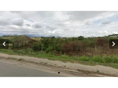 Área 6.000m² - testada para av. brasil - campo grande/rj. terreno e respectivas construções. pague em até 60 vezes.