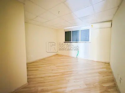 LOTE ÚNICO - Imóvel comercial localizado à Rua Sete de Setembro 124, 3º andar, Centro, Rio de Janeiro,RJ. Aceita Financiamento.