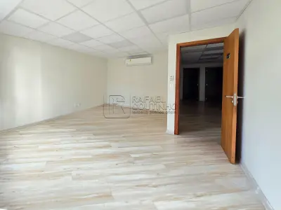 LOTE ÚNICO - Imóvel comercial localizado à Rua Sete de Setembro 124, 3º andar, Centro, Rio de Janeiro,RJ. Aceita Financiamento.