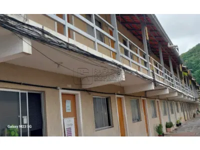 LOTE ÚNICO - Prédio com 40 Unidades Residenciais na Taquara/RJ. Terreno e Respectivas Construções. Pague em até 60 vezes.