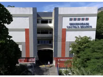 LOTE ÚNICO - Área aprox. 5.300m², onde funciona a Univ. Castelo Branco em Realengo/RJ. Terreno e Respectivas Construções. Pague em até 60 vezes.