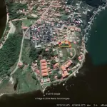 CASA IMPERIAL EM SÃO PEDRO DA ALDEIA/RJ. AT:2000M² AC:650M² . DESOCUPADA. ACEITA FINANCIAMENTO.
