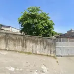 ÁREA DE ESTACIONAMENTO C/ 1.400M² - VIGÁRIO GERAL/RJ. TERRENO E RESPECTIVAS CONSTRUÇÕES. PAGUE EM ATÉ 60 VEZES.