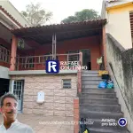 CASA 2 PAVIMENTOS COM ÁREA GOURMET E 4 VAGAS DE GARAGEM