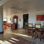 CASA IMPERIAL EM SÃO PEDRO DA ALDEIA/RJ. AT:2000M² AC:650M² . DESOCUPADA. ACEITA FINANCIAMENTO.