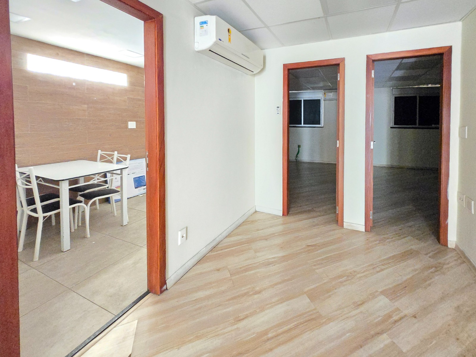 Imóvel comercial localizado à Rua Sete de Setembro 124, 3º andar, Centro, Rio de Janeiro,RJ. Aceita Financiamento.