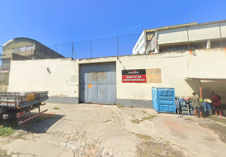 Área 6.890 m² - Vigário Geral/RJ - Terreno e respectivas construções. Pague em até 60 vezes.
